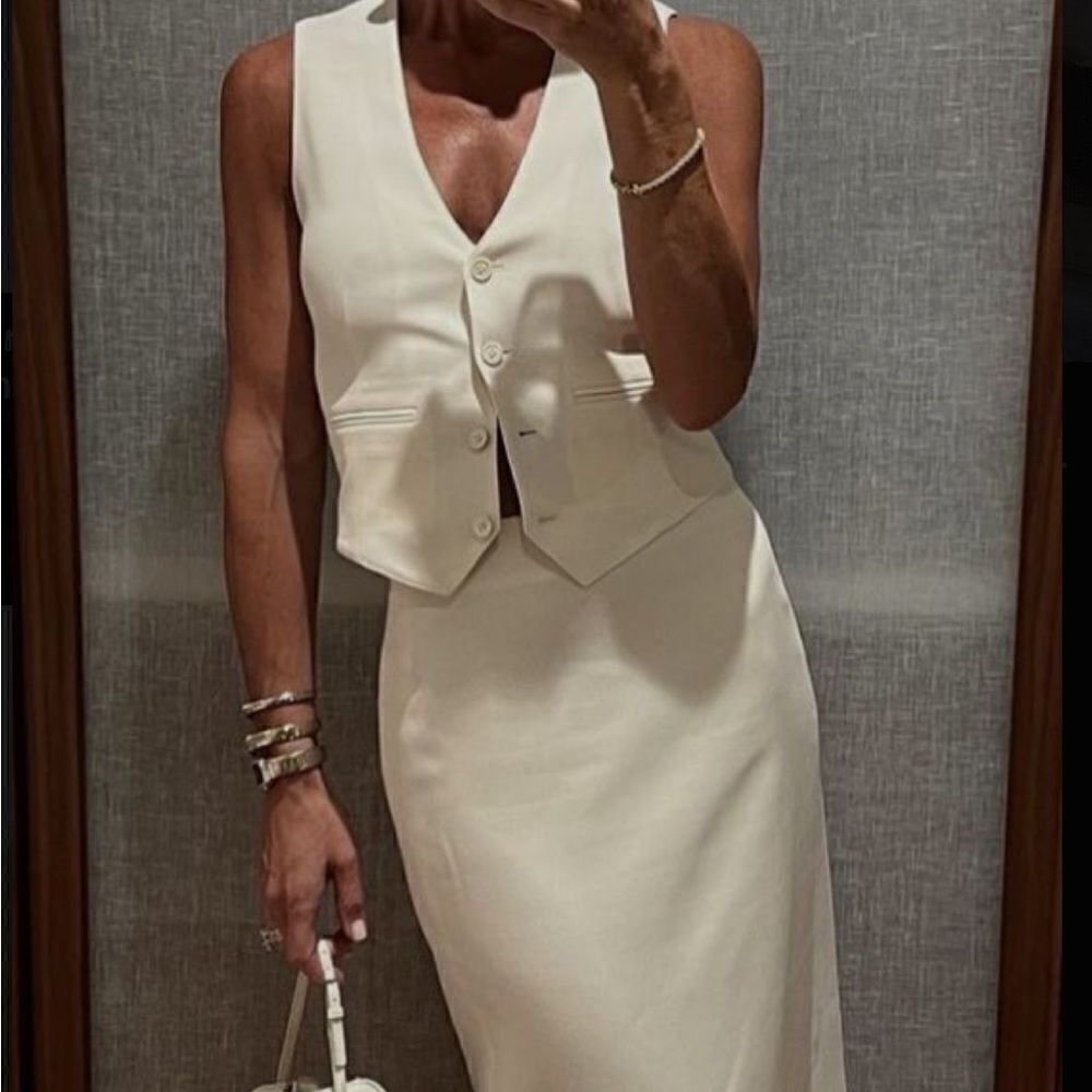 White vest top - Picture 4 of 7